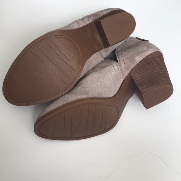 Carlos Santana Carmin Ankle Booties - Picture 4 of 6